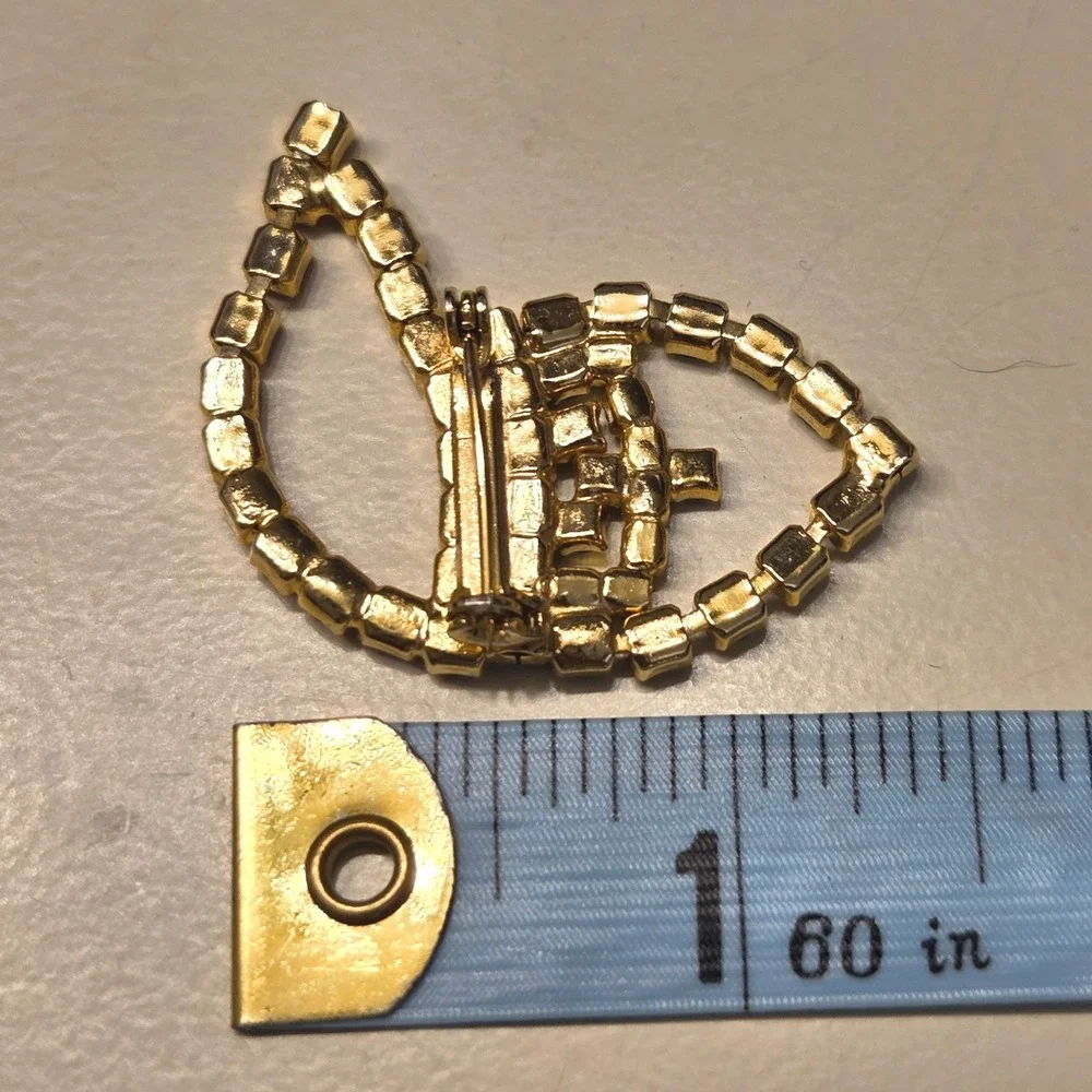Vintage Rhinestone Santa Face Brooch Pin Festive Christmas Holiday‎ Gold Tone